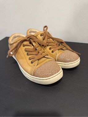 UGG Taya 1006828 Tan Leather Textured Metallic Sneakers Women’s Size 5 Shoes